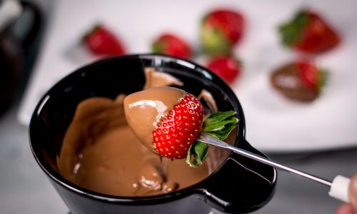 Fresh Strawberry with chocolate fondue