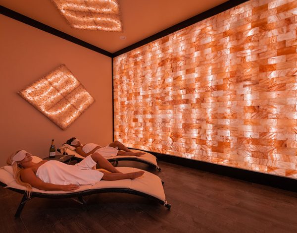 Welcome to WELL, Cinzia Spa’s Center for Health, Wellness and Beyond. Here you will find the latest in alternative therapies to treat conditions from arthritis to asthma, boost your mood, kickstart a cleanse, or simply your space to come to maintain your regular self-care routine. WELL services include Himalayan Salt Suite, Cryotherapy, and Infrared Sauna.
